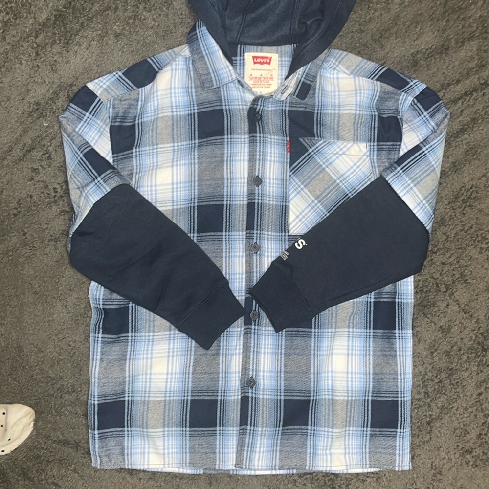 KIDS BOYS MEDIUM LEVI SWEATER SHIRT
